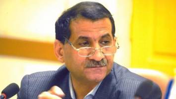 بر چه اساسی دلار ۴۲۰۰ تومانی را به افراد فاقد شناسنامه اقتصادی دادند؟!