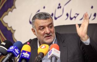 حجتی تنها حامی کشاورزان در دولت است