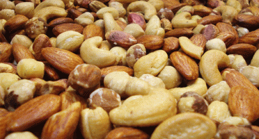 بالا و پایین بازار آجیل شب عید و خریدهای متفاوت