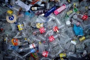 اعتراف کوکاکولا به تولید ۳ میلیون تن زباله پلاستیکی در سال