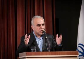 نقدینگی را باید به فرصتی برای رونق تولید تبدیل کنیم