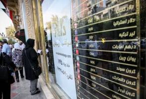 قیمت دلار به ۱۳۷۵۰ تومان رسید