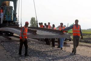 تکمیل ۸۰۰ کیلومتر خطوط ریلی و حومه‌ای در دستور کار شرکت راه‌آهن