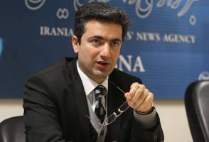 برنامه دولت نزدیک کردن دو نرخ ارز آزاد و نیمایی است