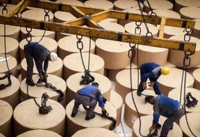 بیشتر واردکنندگان رسمی کاغذ حتی یک دلار ۴۲۰۰ تومانی نگرفتند