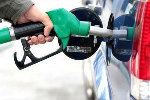 بنزین آزاد خودروهای سواری ماهانه حداکثر ۲۵۰ لیتر است