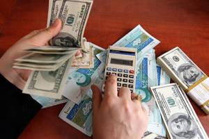 دلار در مرز ۱۳ هزار تومانی