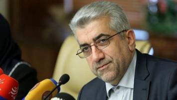 پاسخ وزیر نیرو به خبرنگاران درباره موضوع آب