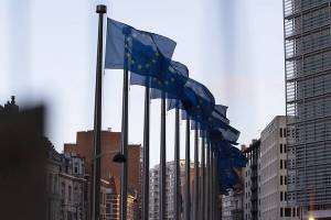 توافق وزیران مالی اروپا در مورد بسته نجات نیم تریلیون یورویی