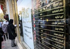 دلار در صرافی‌های بانکی به ۱۶۵۰۰ تومان رسید