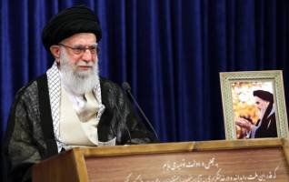 امام خمینی، امام تحول بود