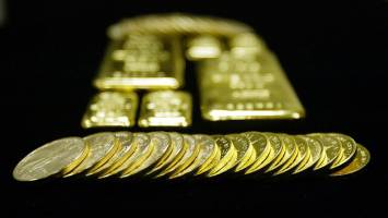 عقب‌گرد طلا در برابر صعود دلار