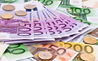 افزایش نرخ رسمی پوند و کاهش قیمت یورو