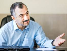 باید وفادارسالاری تبدیل به شایسته‌سالاری شود