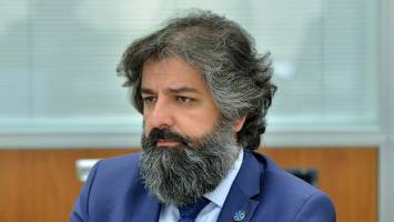 تحریک عرضه و تقاضا و کنترل نرخ ارز، دو اولویت دولت برای گشایش اقتصادی باشد