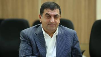 تنها راه گشایش اقتصادی، آزادسازی و خصوصی‌سازی واقعی است