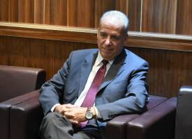 منابع تامین درآمد دولت بسیار ناپایدار است