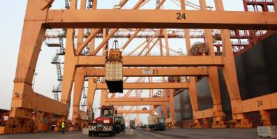 جهش‌ ۷۴ درصدی تزانزیت محموله‌های کانتینری در بندر شهید رجایی/۲۵۳ هزار TEU کانتینر‌ صادر شد