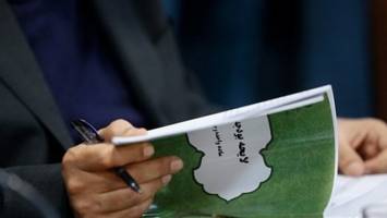 پیش‌بینی صادرات نفت ۱.۲ میلیون بشکه و نرخ ارز ۲۳ هزار تومان در بودجه ۱۴۰۱