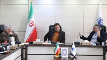 سازمان بورس در مقابل قیمت‌گذاری دستوری مقاومت کند