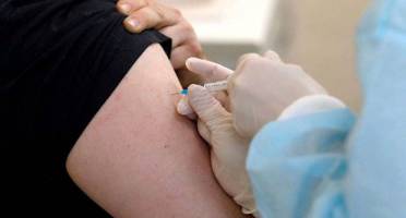 این افراد حتما برای تزریق دز سوم واکسن کرونا مراجعه کنند