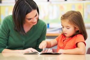 چگونه به کودک خود زبان انگلیسی یاد بدهیم؟