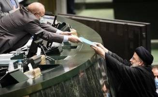 در کشور ما متغیر‌های غیراقتصادی در لایحه بودجه نقش دارند / با گفتن عبارت «می خواهیم» هیچ وعده اقتصادی محقق نمی‌شود
