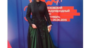 تیپ جنجالی نیوشا ضیغمی در روز اول جشنواره فیلم مسکو