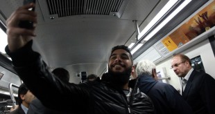 سلفی یهویی یک عابر با قالیباف در مترو!