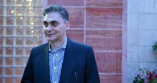 نرخ ارز را با منطق اقتصاد پیش ببریم نه دستور